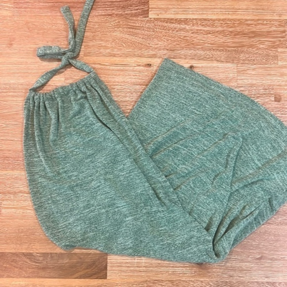 Green backless dress